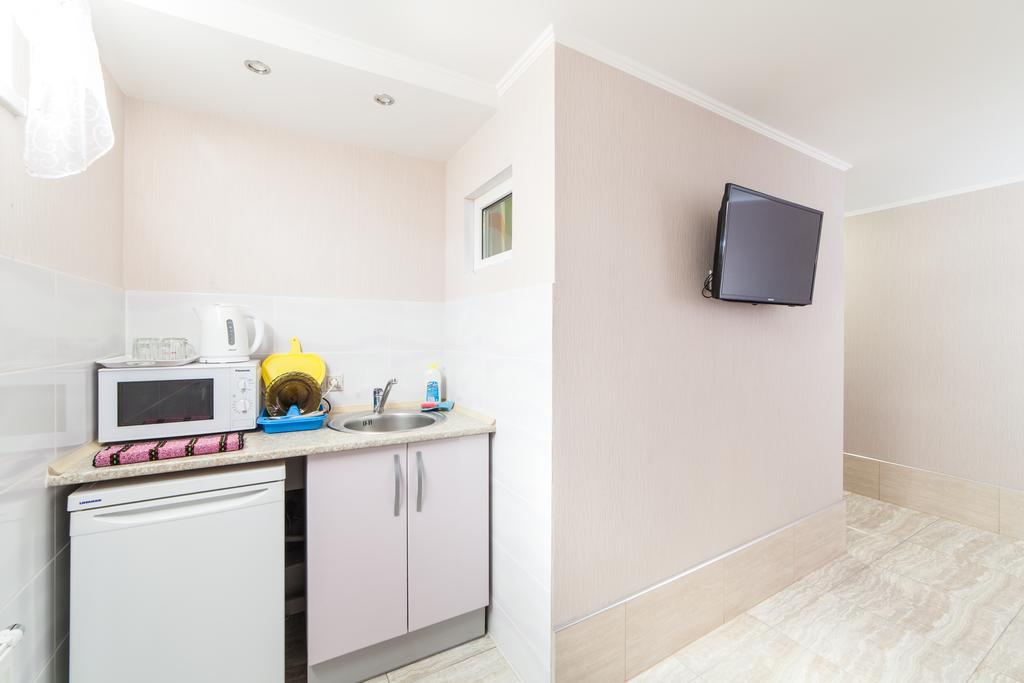 Home Comfort Livoberezhna Iec Kiev Экстерьер фото