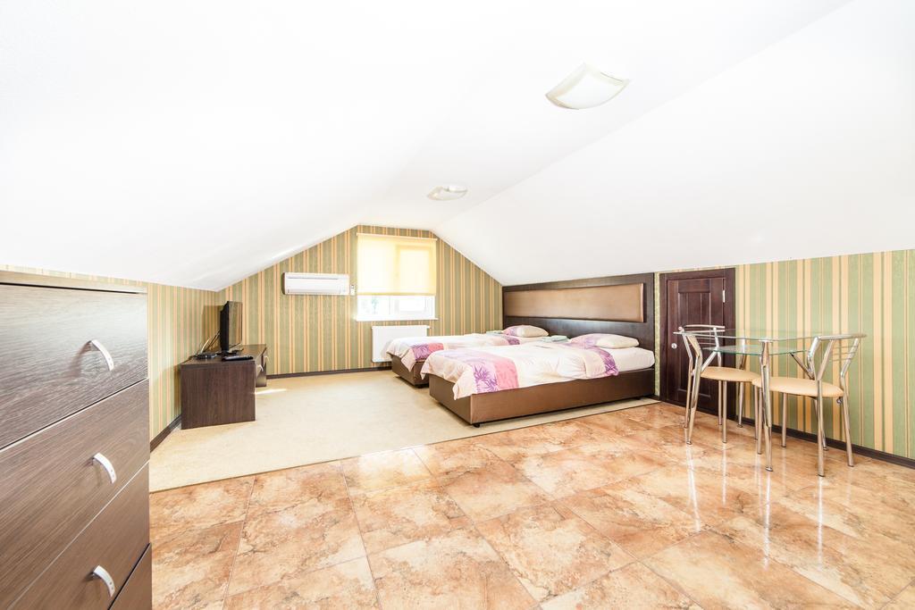 Home Comfort Livoberezhna Iec Kiev Экстерьер фото