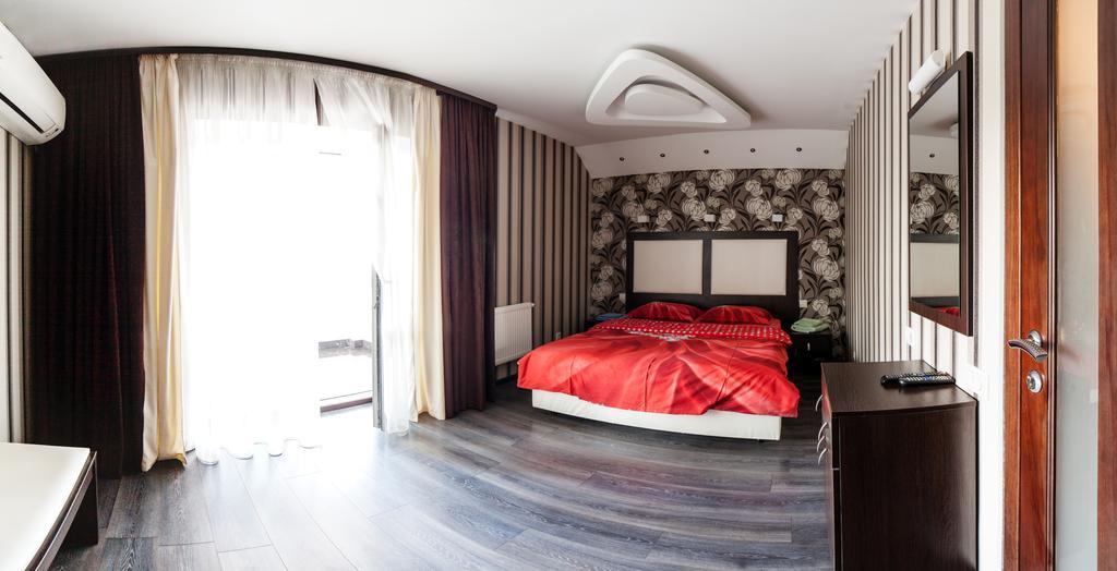 Home Comfort Livoberezhna Iec Kiev Экстерьер фото