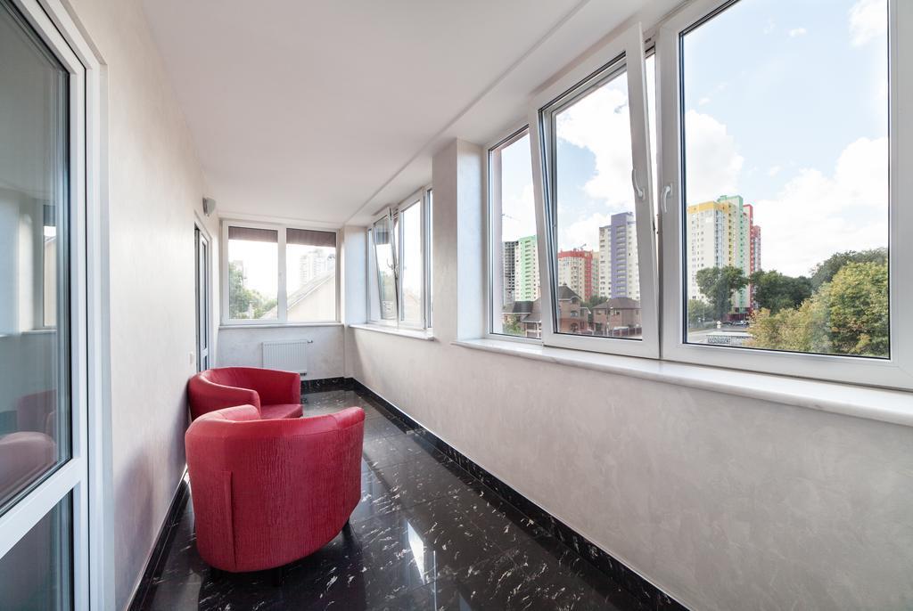 Home Comfort Livoberezhna Iec Kiev Экстерьер фото
