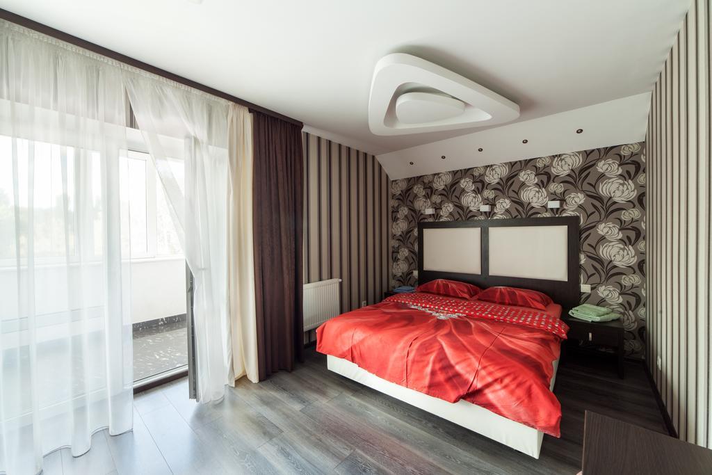 Home Comfort Livoberezhna Iec Kiev Экстерьер фото