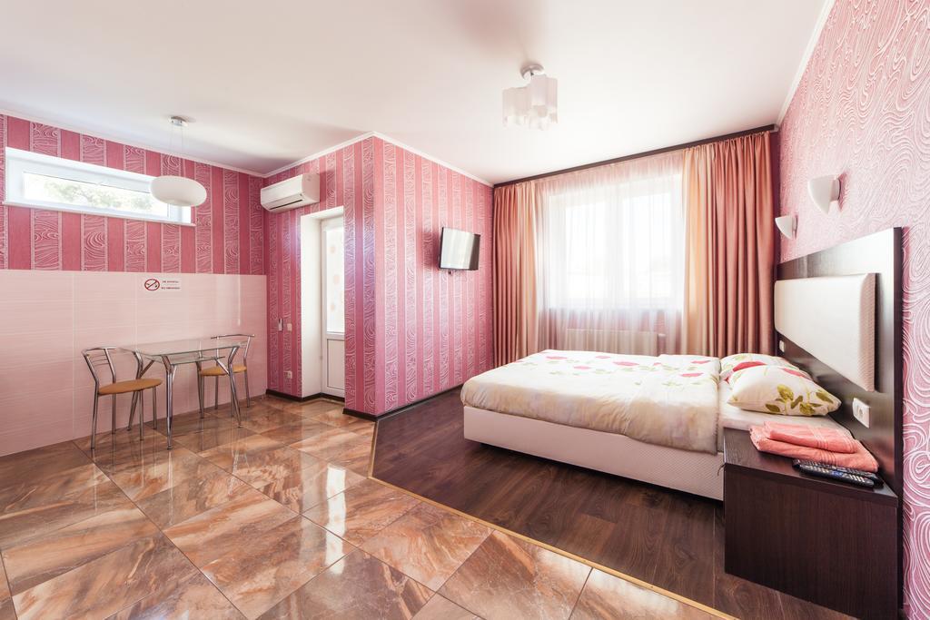 Home Comfort Livoberezhna Iec Kiev Экстерьер фото