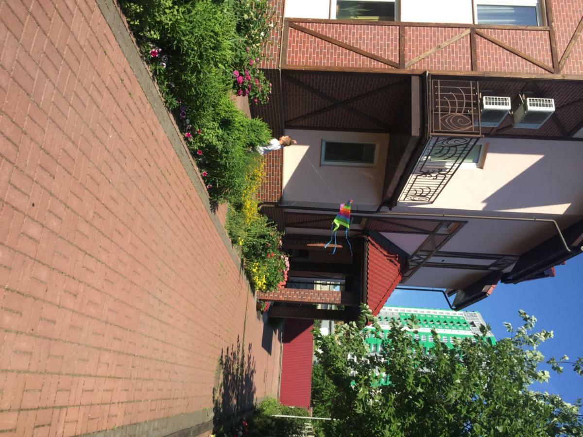 Home Comfort Livoberezhna Iec Kiev Экстерьер фото